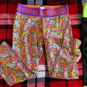 Slightly used Zumba crop leggings

Rainbow size XS

Neon Green size S